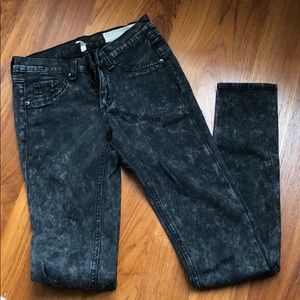 Acid wash skinny legging jeans